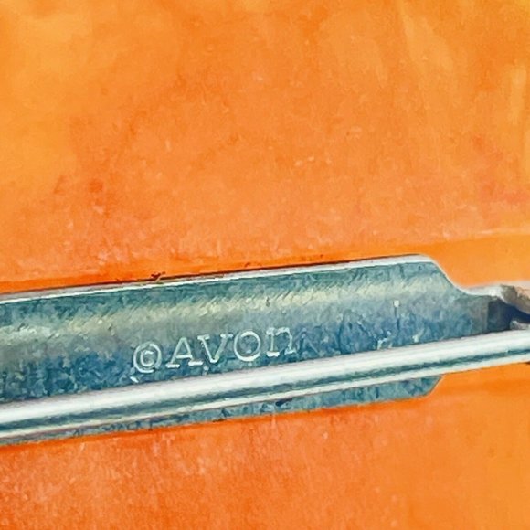 Avon Signed Cameo Style Pin Flower Bouquet Acrylic Nature Garden Trees Floral - Picture 6 of 7